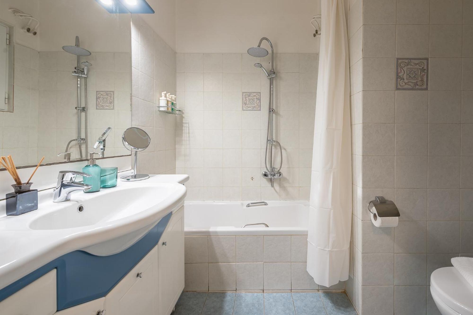 Spacious 2Bds Apt With Acropolis View In Center Athens Exterior photo